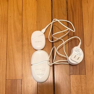 Clarisonic White Eye De puffing Device with Charger Set